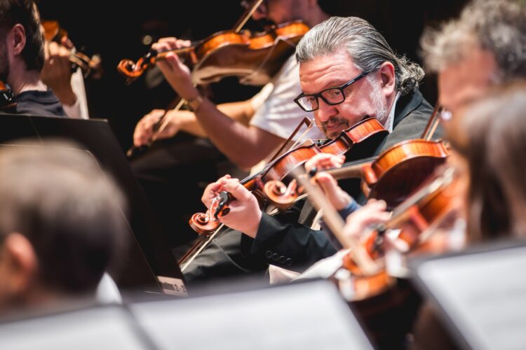 Residência pedagógica da Orquestra Sinfônica Brasileira fortalece formação musical no Moinho Cultural