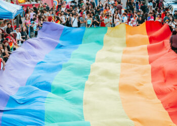 XXIII Parada LGBTQIAPN+ de Campo Grande bate recorde histórico de público com Karol Conká à frente do line-up