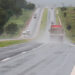 Dirigir sob chuva e neblina exige cuidados em rodovias. Veja as orientações: