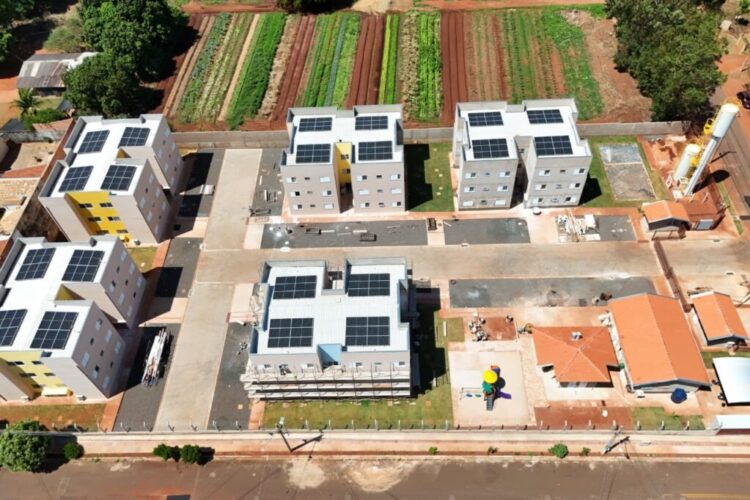Prefeitura entrega 60 apartamentos para famílias de CG no Residencial Antártica
