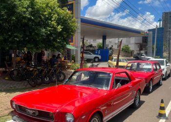 Retrocar MS promove adesivaço hoje e inicia contagem regressiva para maior encontro de carros antigos do Estado