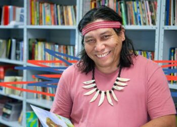 Sergio Vaz e Daniel Munduruku levam poesia, ancestralidade, periferia e imaginação à FLIB nesta quarta-feira