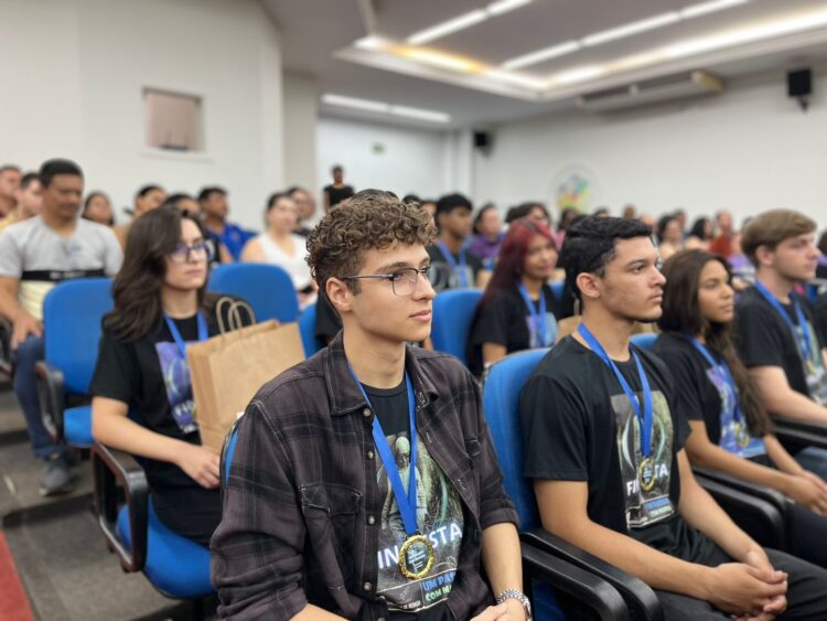 Fundação Manoel de Barros lança ´10º Concurso de Redação – Um Passeio com Manoel´