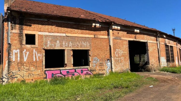 Morador de rua é encontrado morto na antiga rotunda ferroviária na 14 de Julho