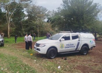 Jovem é morto a golpes de faca e madeira em aldeia de Dourados e dois são presos pelo crime
