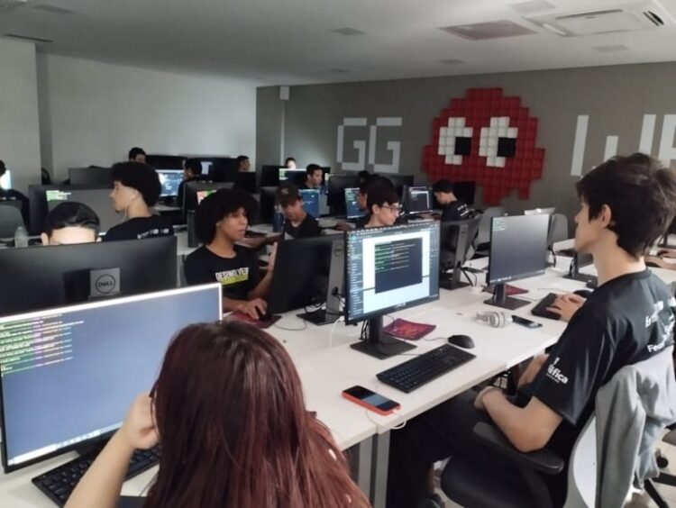 Senac Tech Summit reúne especialistas em IA e computação quântica em dois dias de imersão tecnológica