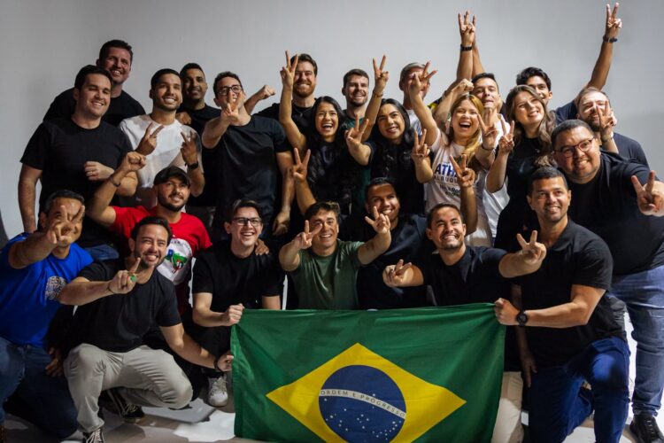 Cassy Monteiro se reúne com Nikolas Ferreira e amplia diálogo com lideranças do PL