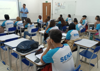 Senai abre inscrições para programa de cursos técnicos gratuitos com auxílio mensal de R$ 300