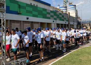 Apae de Três Lagoas recebe 800 quilos de doações arrecadadas em corrida interna de indústria