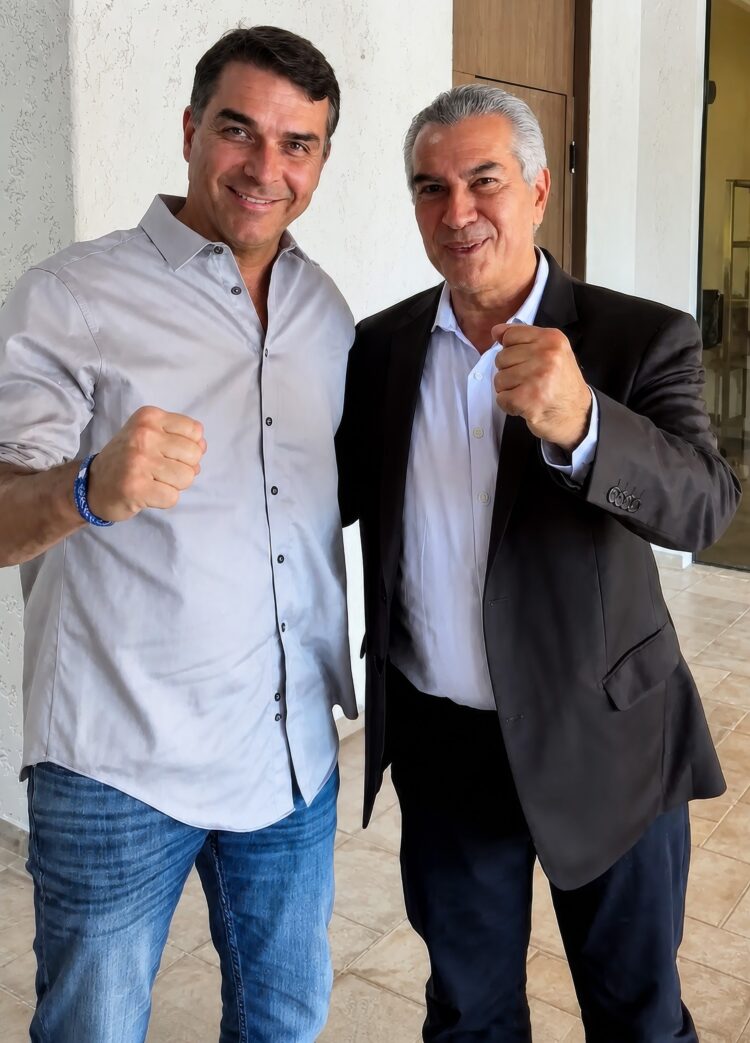Flávio Bolsonaro se encontra com Reinaldo e elogia força das alianças do PL-MS