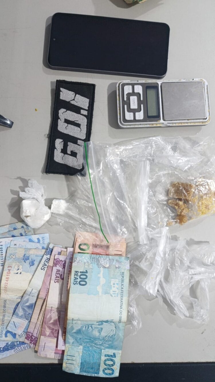 Traficante é preso na Rua Ezequiel Ferreira de Lima no Aero Rancho