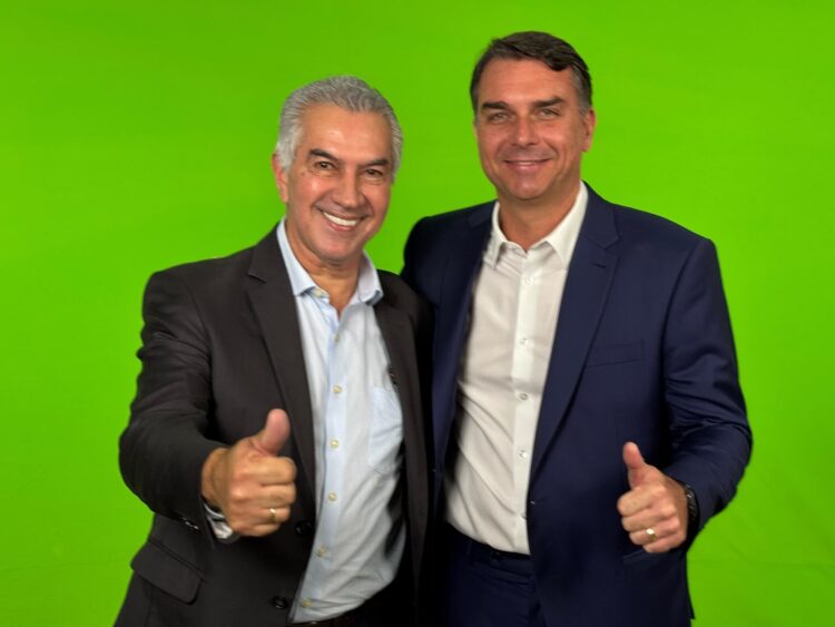 Reinaldo participa de reunião com Flávio Bolsonaro e Michele no DF