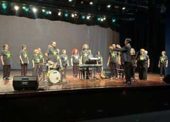 Niver de CG: Mais de 130 idosos apresentam o espetáculo ´O Desafio de Ser Feliz
