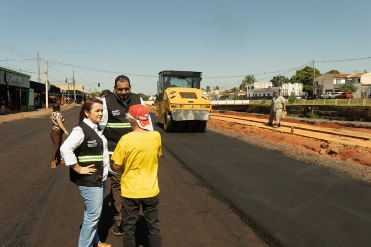 Vira CG Infraestrutura acelera frentes de asfalto na cidade