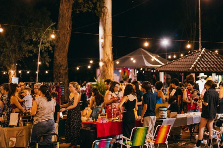 Praças da Capital abrigam feiras, shows e adoção de pets neste final de semana