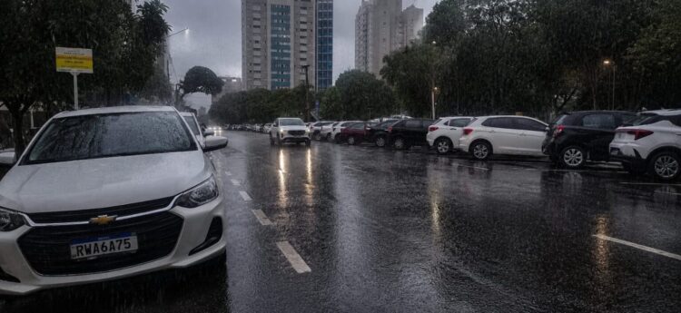 Com risco de tempestades, Defesa Civil emite alerta amarelo em Campo Grande
