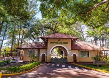 Nos 85 anos do Hospital São Julião, Coronel David reforça compromisso com quem mais precisa da saúde pública