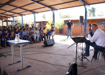 Entre o Rural e o Urbano leva música e poesia a escolas públicas de Campo Grande