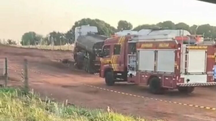 Trabalhador morre ao cair dentro de um caminhão carregado com lama asfáltica em Jaraguari
