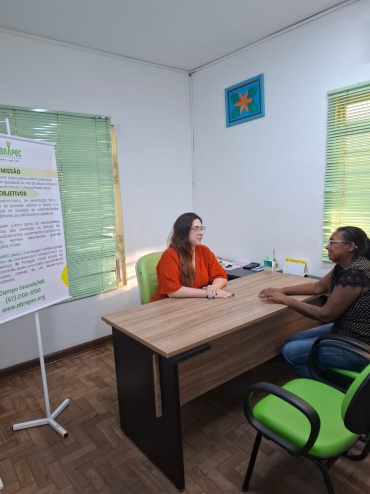 Apoio psicológico contribui para o cuidado emocional de assistidos e família durante o câncer