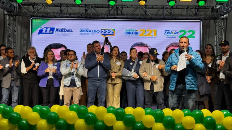 Juliana Aranda reforça trajetória de fé e assina Carta de Compromisso com lideranças cristãs