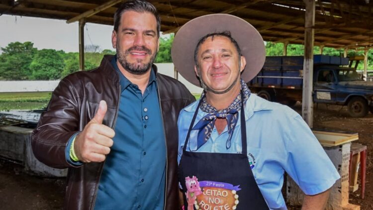 Capitão Contar prestigia Festa do Leitão no Rolete da Independência e destaca tradição cultural de São Gabriel do Oeste