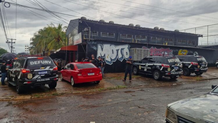 Empresário e mais 2 são presos por revender peças de motos roubadas e furtadas na Capital