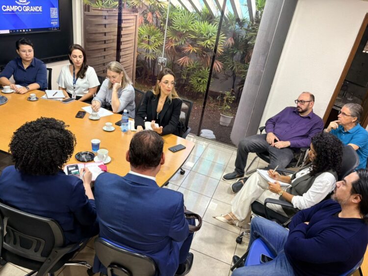 Sesau articula plano emergencial e define aporte de R$ 4 milhões para a Santa Casa
