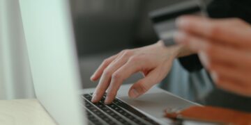 Quando o benefício custa caro: os cuidados com cashback e programas de pontos 