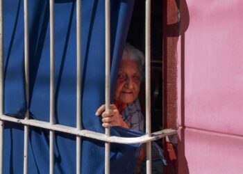 Como proteger idosos durante temporais e outras emergências climáticas