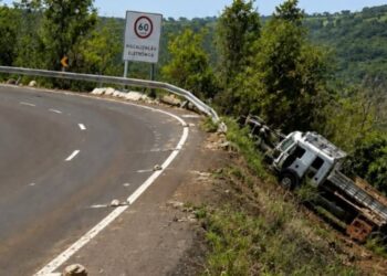 Condutor de caminhão morre em acidente na BR-060 na Serra de Maracaju