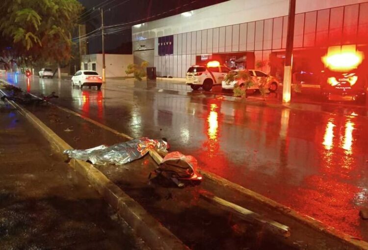 Condutor de Toyota SW4 atropela ciclista que morre na Marcelino Pires em Dourados