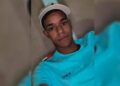 Jovem colide moto em árvore e morre na BR376 em Vicentina, garupa saiu ferida