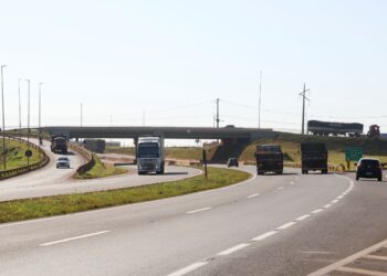 Quase 300 mil veículos devem passar pela BR-163 em MS no feriado de Nossa Senhora Aparecida