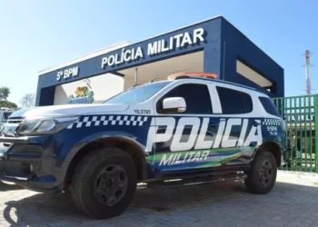 Jovem de 19 anos é preso com garota de 13 que disse que ia pra escola em Coxim