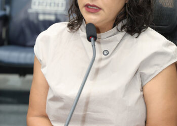 Gleice Jane vota contra “Abril Verde e Amarelo” e alerta para risco aos movimentos sociais