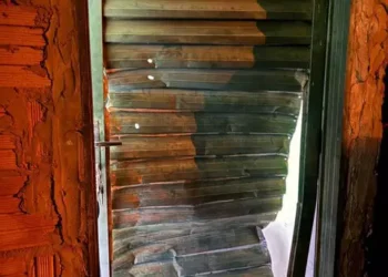 Falsos policiais invadem quintal, tentam arrombar porta e atiram para matar jovem em Sidrolândia