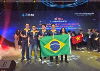 Brasil faz história com medalhas de ouro, prata e bronze na Olimpíada Internacional de Astronomia e Astrofísica