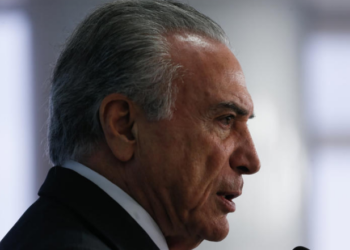 Michel Temer, que chegou a 82% de rejeição popular, vai votar em Flávio