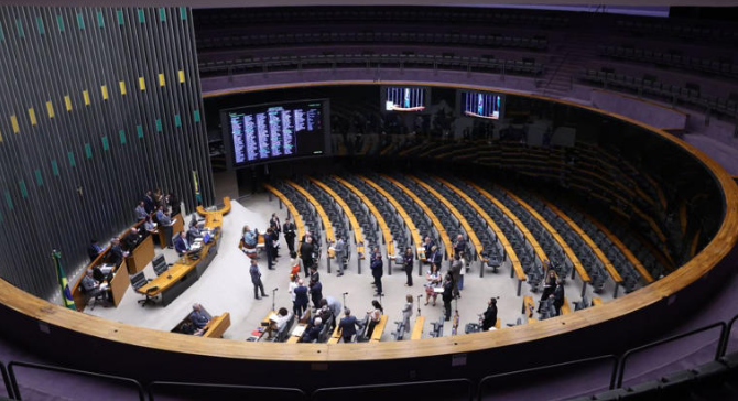 Câmara aprova aumento do teto do MEI para R$ 140 mil; texto vai ao Senado