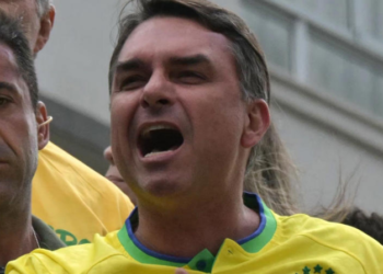 Flávio Bolsonaro tem rejeição maior que Lula, aponta Datafolha