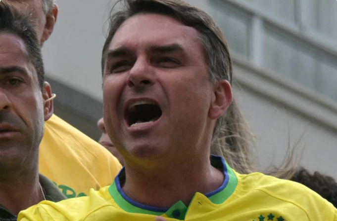Flávio Bolsonaro tem rejeição maior que Lula, aponta Datafolha