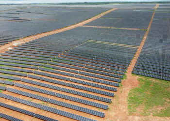 Empresas firmam parceria em geração de energia solar para abastecer rodovias, trens, metrôs, e VLT por 15 anos