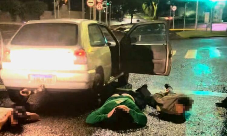 Guarda detém quatro pessoas e recupera VW Gol e TV roubados na região do Prosa