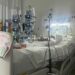 Após se afogar, bebê de 11 meses deixa UTI em hospital de CG nos braços da mãe