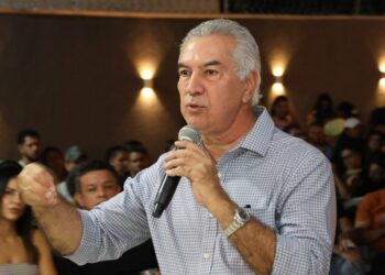 Reinaldo diz que Brasil pede socorro e  aposta em Flávio para mudar o rumo do país