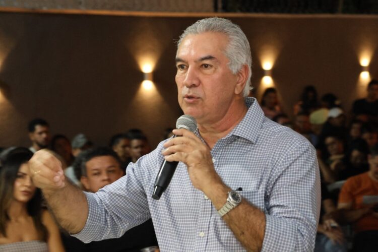 Reinaldo diz que Brasil pede socorro e  aposta em Flávio para mudar o rumo do país