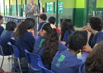 Magistratura Vai à Escola propõe dinâmica de reflexão sobre escolhas e futuro