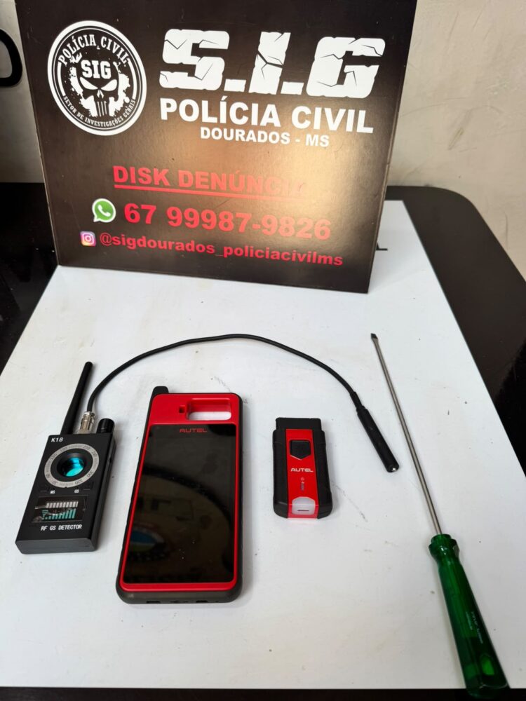 Polícias prendem dupla envolvida em furtos de caminhonetes Toyota Hilux em Dourados e recuperam veículo