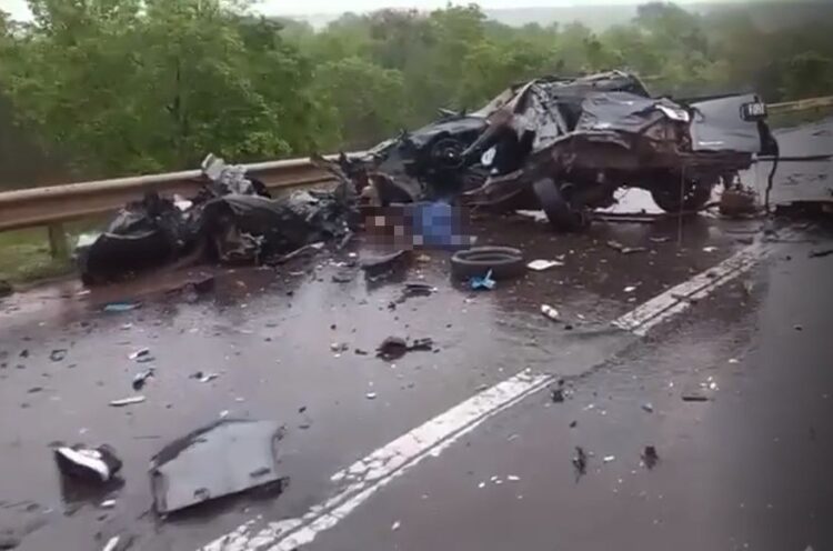 Militares do Exército de 19 anos morrem em colisão entre Toro e carreta em Rio Verde